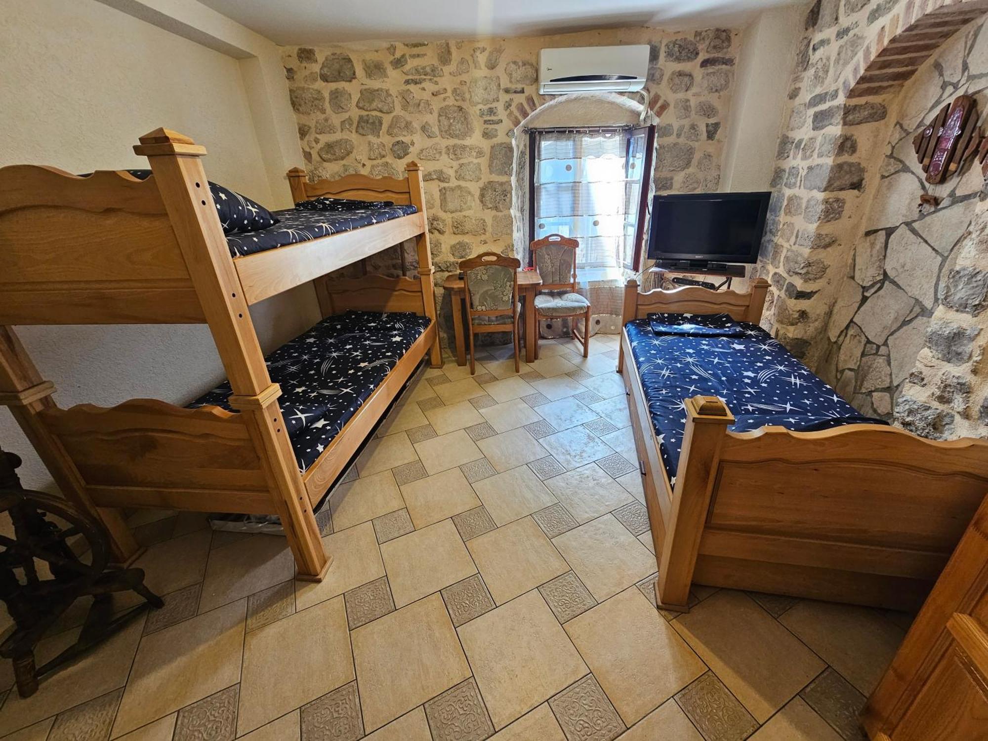 Guest House Sljuka Kotor Exterior photo